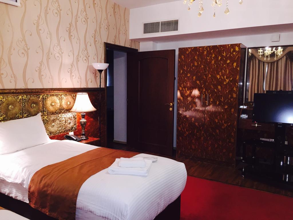 Aparthotel Aureate *