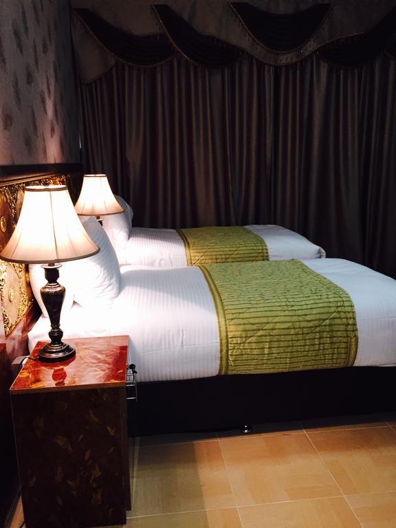 Aureate Aparthotel