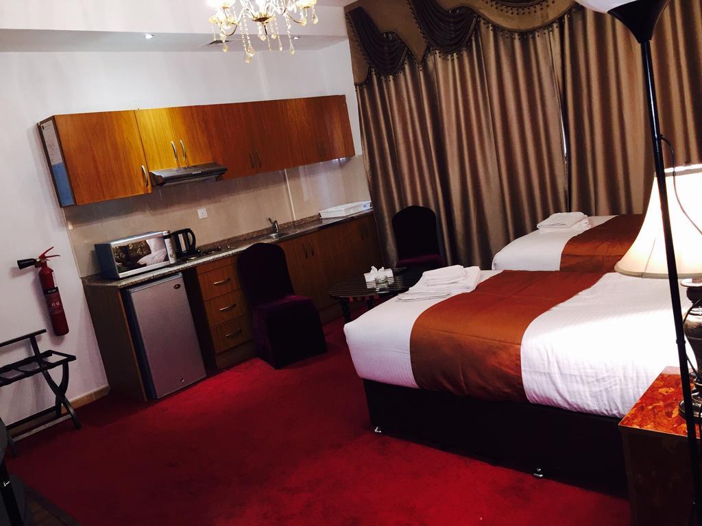 Aureate Aparthotel *